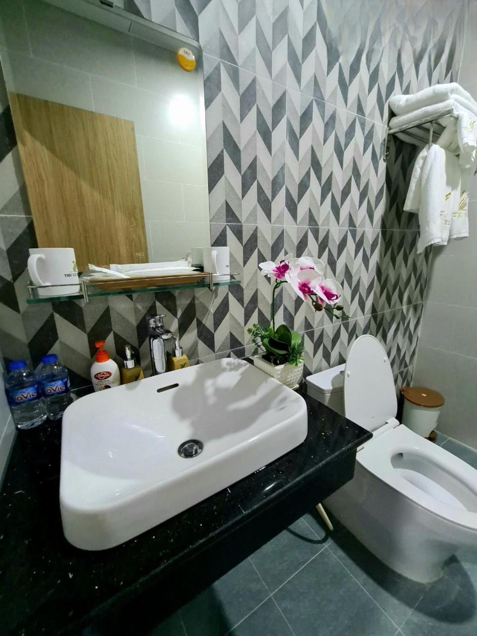 Thu Le Hotel Cao Lanh Екстер'єр фото